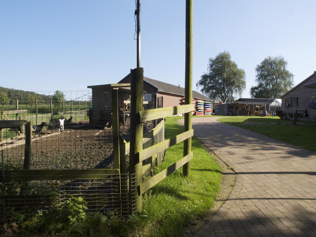 Holiday home OSSA Basecamp Sint Odiliënberg Quarto foto