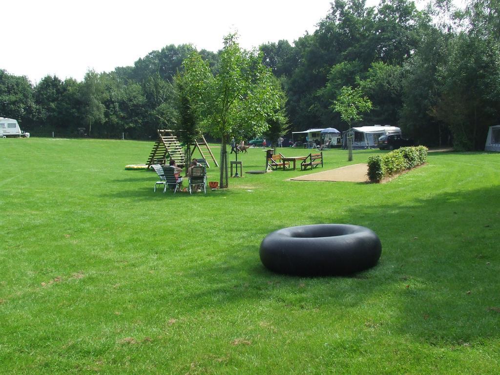 Holiday home OSSA Basecamp Sint Odiliënberg Quarto foto