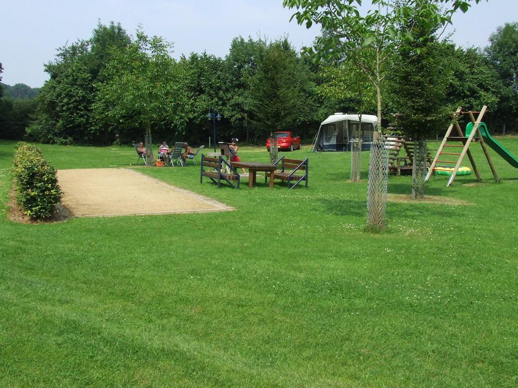 Holiday home OSSA Basecamp Sint Odiliënberg Quarto foto